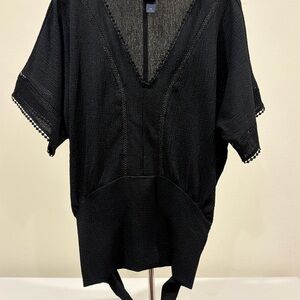 Daytrip Black V-Neck Knit Top with Textured Hem